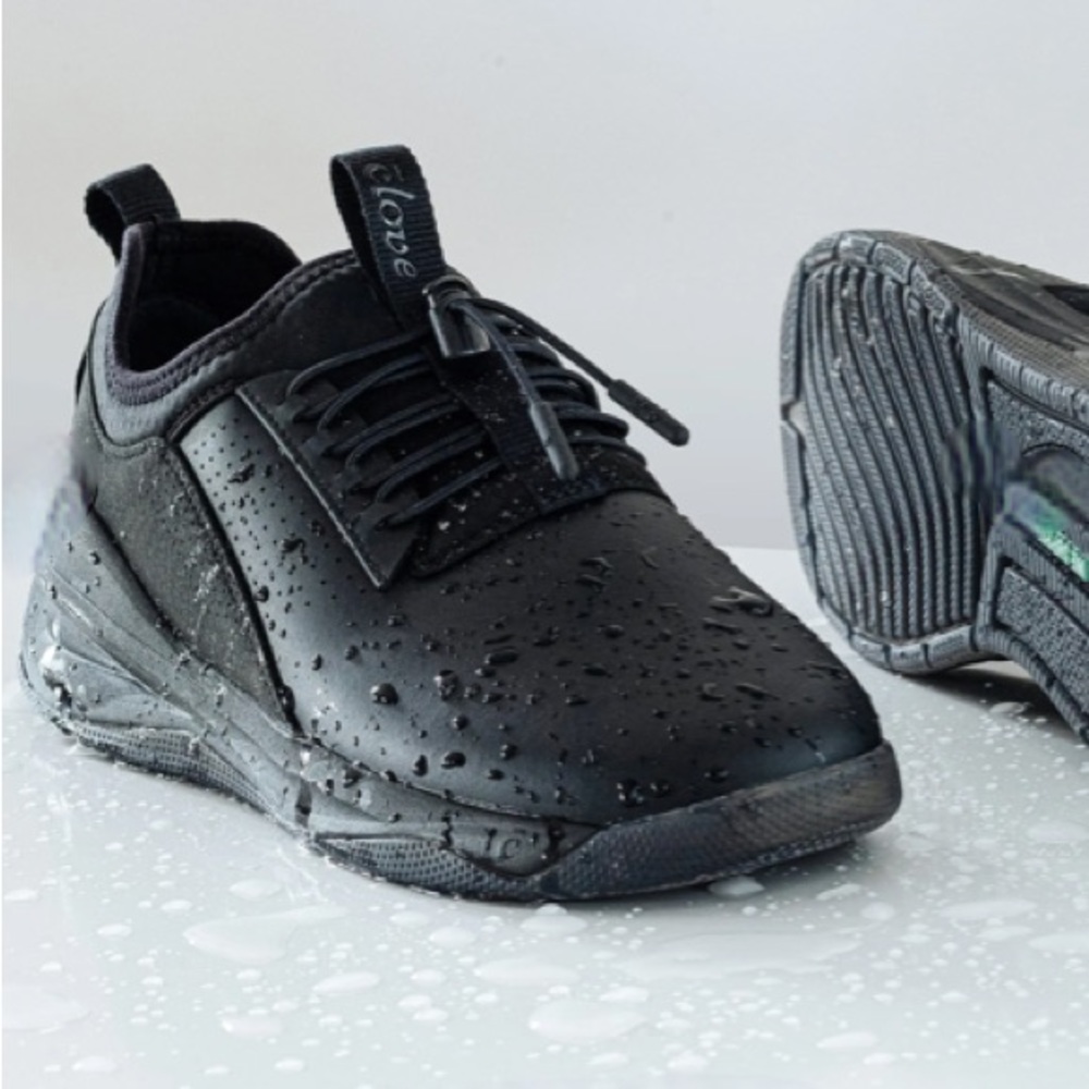 Clove Shoes - Core Color All Black - Women’s Size 7.5